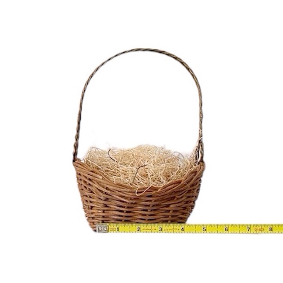 Vintage Wicker Basket – Great for Easter or Gift Baskets - Picture 7 of 10